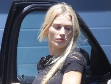 Βικτώρια Καρύδα: Επέστρεψε στην Ελλάδα για να φροντίσει τα κληρονομικά των παιδιών της